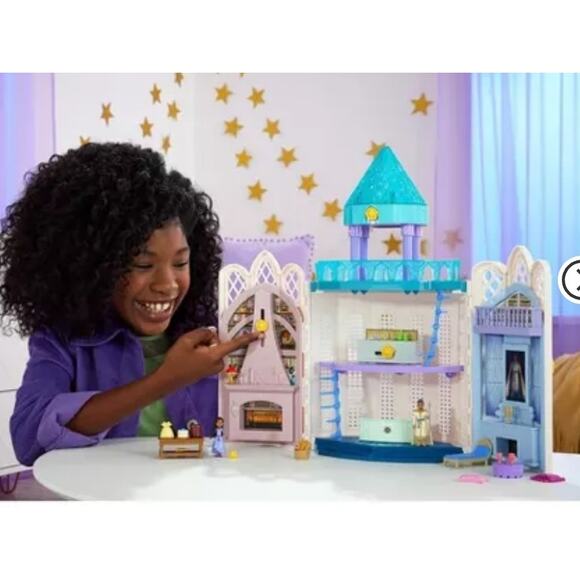 Disney’s Wish Rosas Castle Playset, Dollhouse with 2 Posable Mini Dolls - Picture 2 of 4